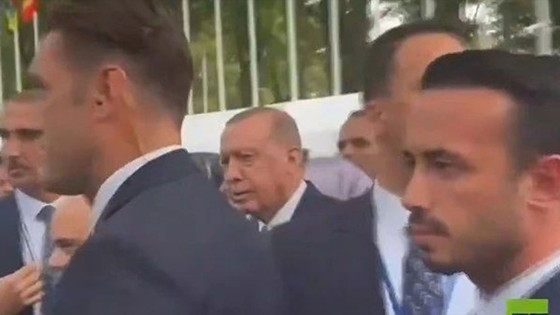 Erdoğan'ın konvoyunun da önü kesildi