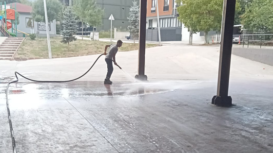 Başiskele Belediyesi pazar alanlarında temizlik çalışması gerçekleştirdi