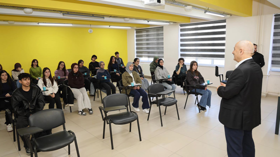 Zinnur Büyükgöz: Sizlere daha iyi bir gelecek hazırlamak için tüm imkânlarımızla yanınızdayız