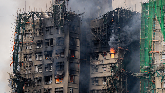 Hong Kong’daki yangın faciasında can kaybı 100'ü geçti!