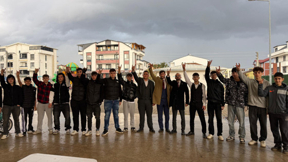 Ülkü Ocakları'ndan Başiskele'de sucuk festivali