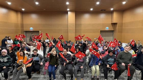 Beyaz Kalpler, Mehmet Akif Ersoy’u andı