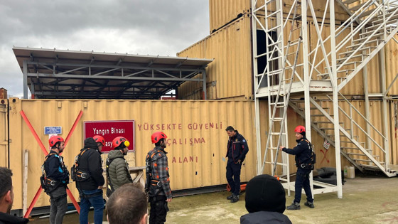 Kocaeli Büyükşehir Belediyesi personeline “yüksekte çalışma” eğitimi