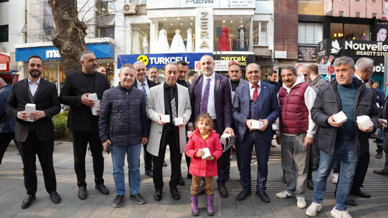 MHP Kocaeli’den Kadir Gecesi’nde 5 bin kandil simidi ikramı