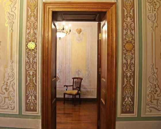 İzmit’in ilk valisi Sırrı Paşa’nın konağı… Eşsiz mimarisi ile 134 yıldır görenleri büyülüyor! - Resim : 1