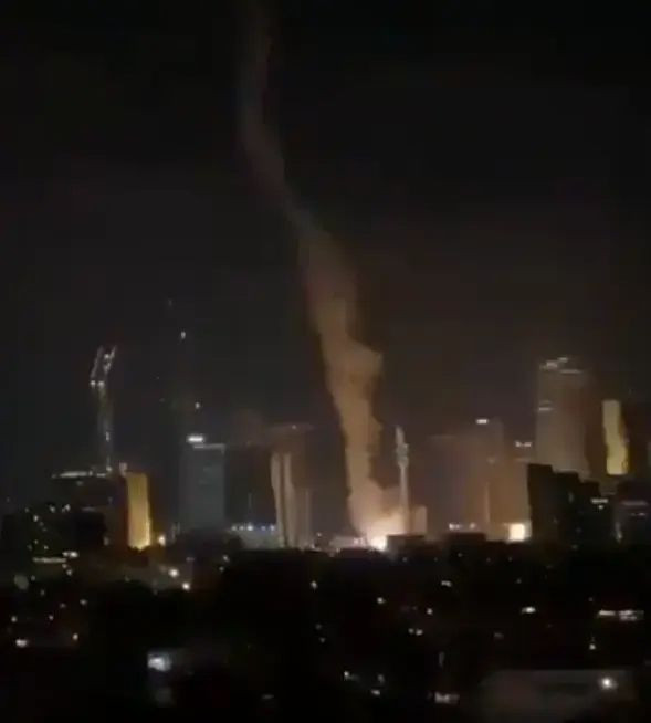 İran, Tel Aviv'i ilk kez yeni nesil füzeler ile İHA'larla vurdu - Resim: 8