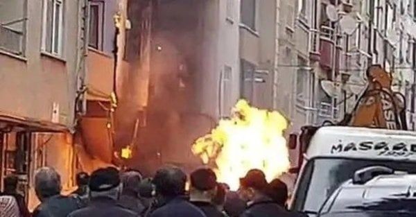 Doğal gaz patlaması! Çok sayıda ekip sevk edildi... - Resim: 2