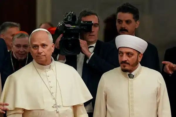 Papa 14. Leo ziyaretinde dikkat çeken ayrıntı - Resim: 2