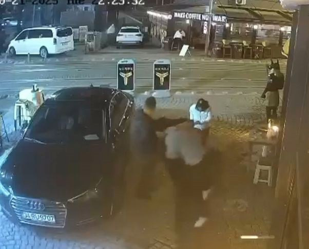 Uzaktan kurşun yağdırdı; Silahlı saldırının görüntüleri ortaya çıktı! - Resim : 2