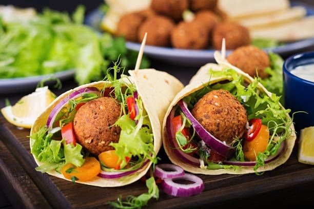 DAMAK ÇATLATAN FALAFEL TARİFİ | Tam Ölçülü Falafel Nasıl Yapılır? - Resim: 1