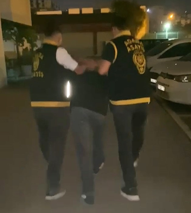 Garsonluk için başvurdu... Kabul edilmeyince silah çekti! - Resim : 2