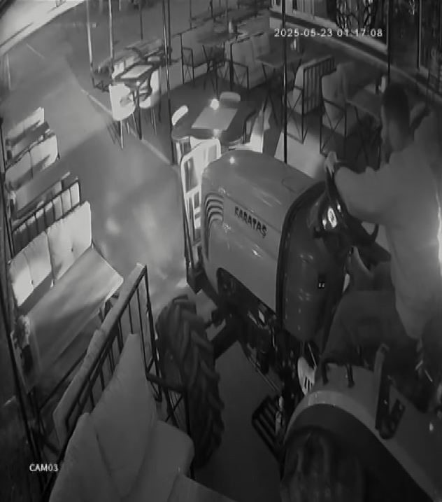 Alkollü traktör sürmeye kalktı, sonrası felaket - Resim : 3