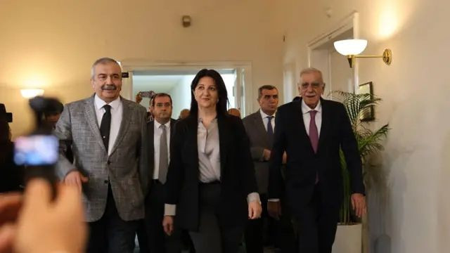 PKK'nın kendini feshetmesine DEM Parti'den ilk yorum! - Resim: 5