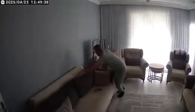 Depremden kaçış anları kameraya yansıdı - Resim : 2