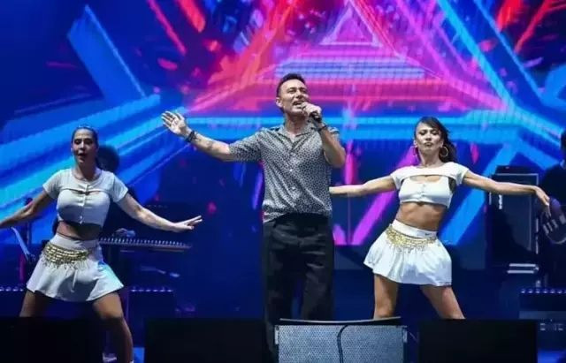 Mustafa Sandal’dan reji çalışanına skandal sözler: Geri zekalı mısın? - Resim: 2