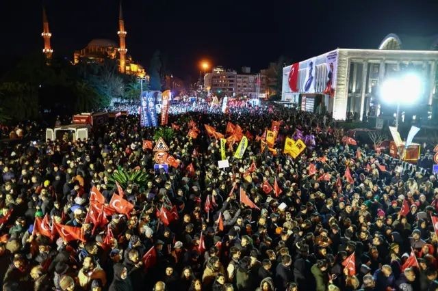 Saraçhane protestolarında tahliyeler sürüyor: 3 kişi serbest bırakıldı - Resim: 1