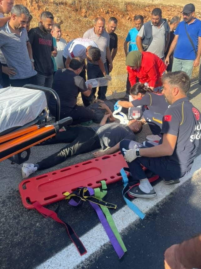 Seyir halindeki aracın tekeri patladı! Baba oğul panik yaşadı - Resim : 2