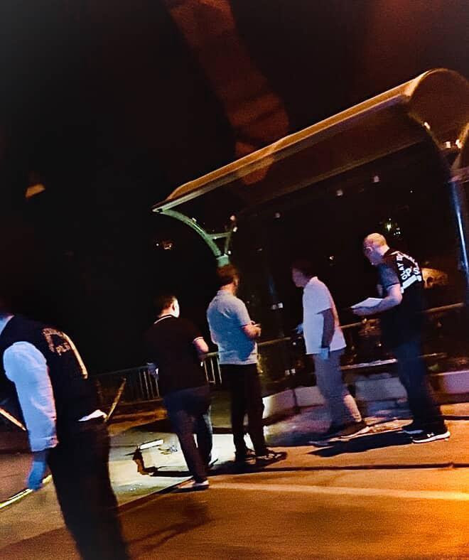 Otobüs durağına saldırı… Durağın camları kırıldı, kimyasal madde bulundu! - Resim : 6