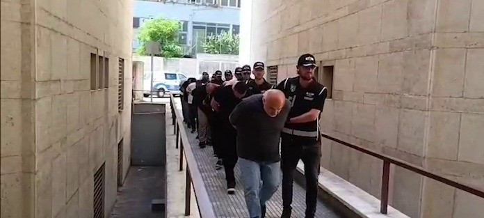 Kocaeli'nin de dahil olduğu 6 ilde dolandırıcılık operasyonu... Memura rüşvet vermişler! - Resim : 4