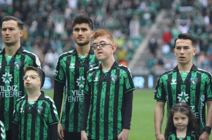 Yüzüyle mutlu olmak onların da hakkı… Kocaelispor’dan büyük destek! - Resim : 1