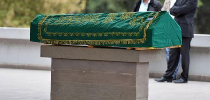 Ünlü gazeteci-yazar hayatını kaybetti! - Resim: 1