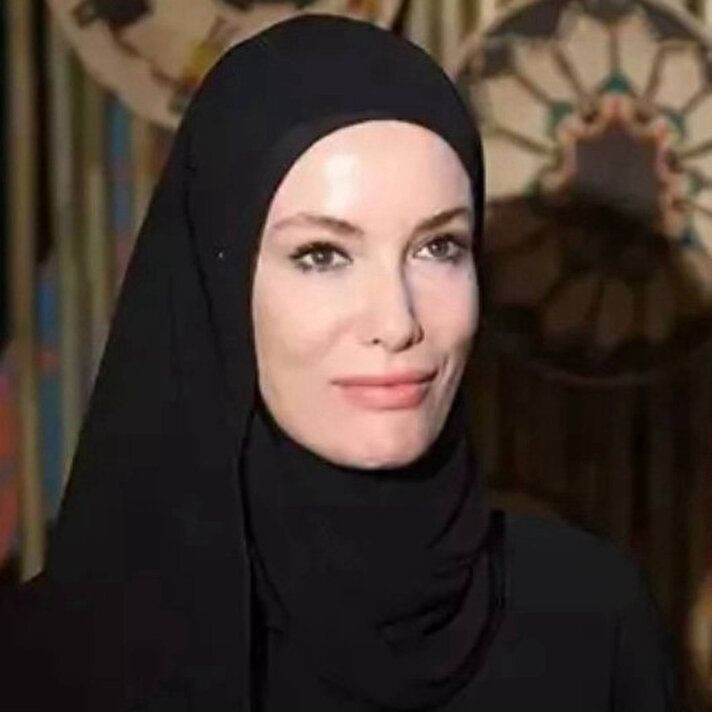 Gamze Özçelik acı haberi duyurdu! - Resim: 2