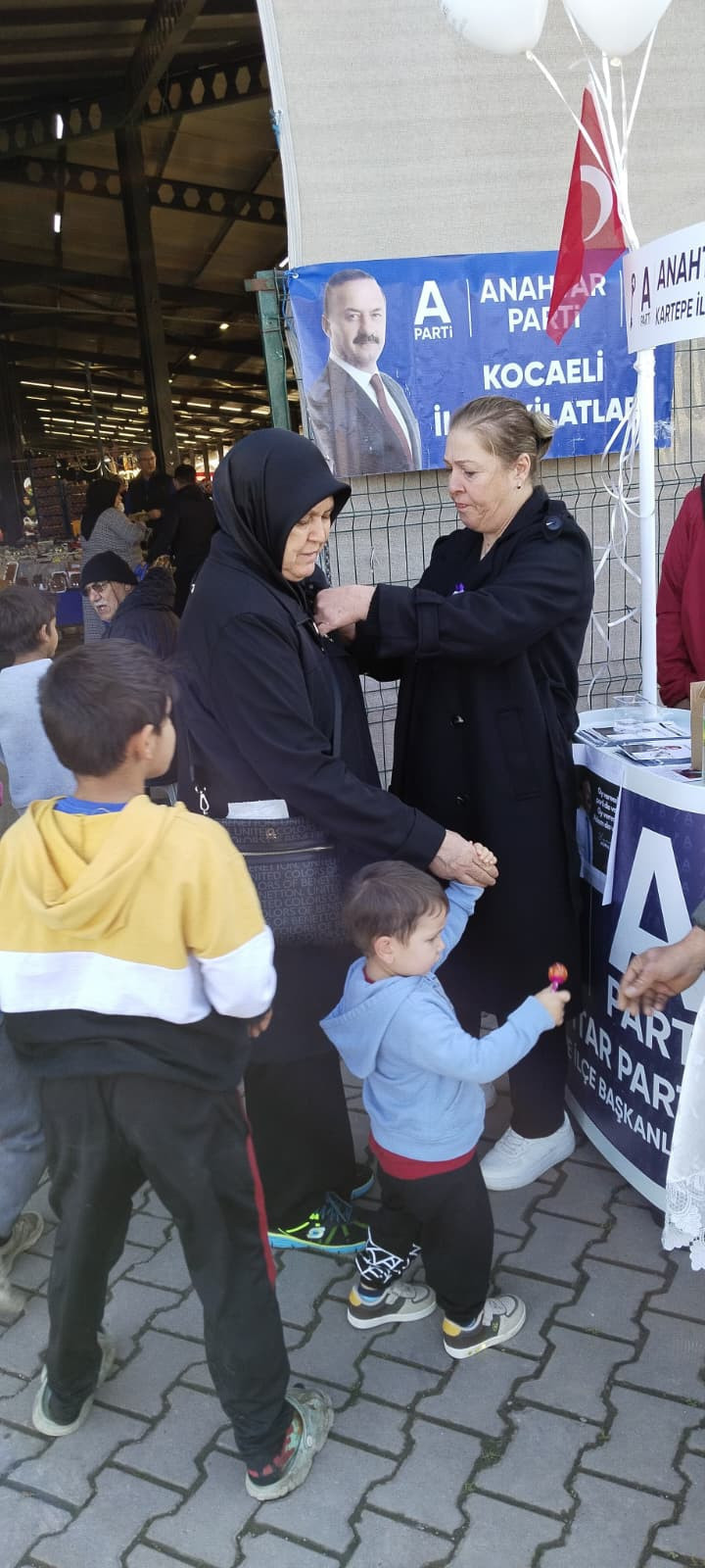 Anahtar Parti Kartepe'den anlamlı etkinlik: Kadının yanındayız, şiddetin karşısındayız! - Resim : 5