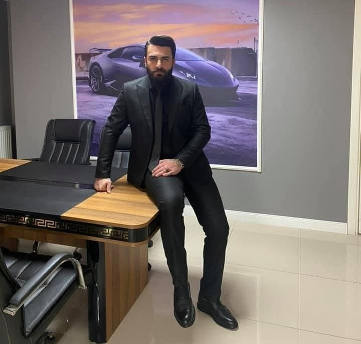 Yol kenarında cansız bedeni bulunmuştu; Eski başkanın oğlu çıktı! - Resim : 2