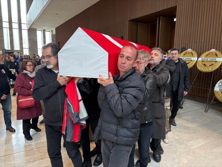 Ünlü sanatçının ardından duygusal paylaşım - Resim: 3
