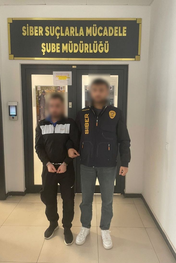 Siber suçlardan aranıyordu... Tam 21 yıl! - Resim : 1