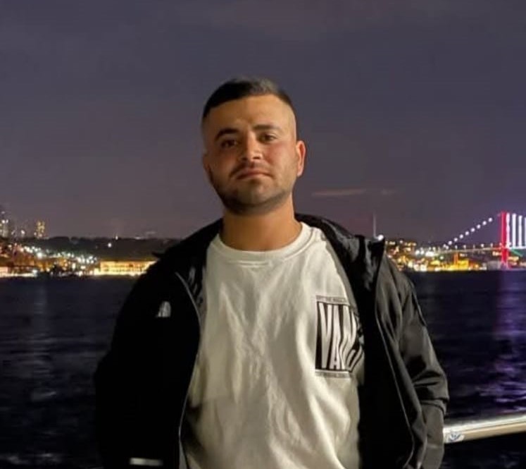 Otomobilin içinde kendini vurdu! - Resim : 2