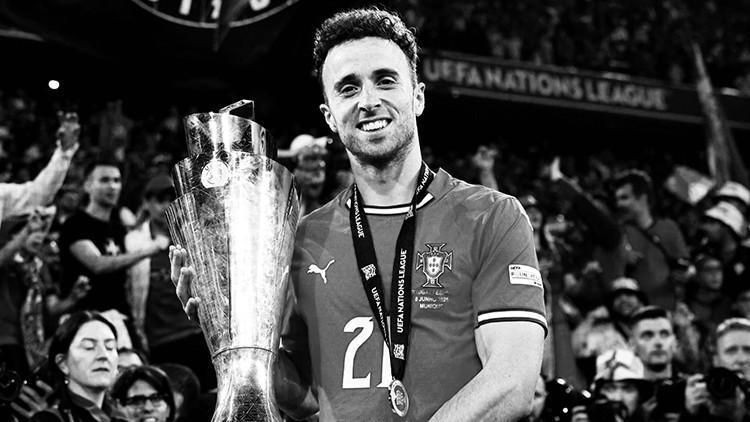 Dünya futbolunu sarsan ölüm! Yıldız futbolcu hayatını kaybetti - Resim: 6