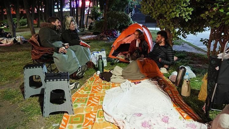 İstanbul depremi gece boyunca hissetti, sabah yine deprem ile uyandı! AFAD ve Kandilli verileri paylaştı! - Resim: 1
