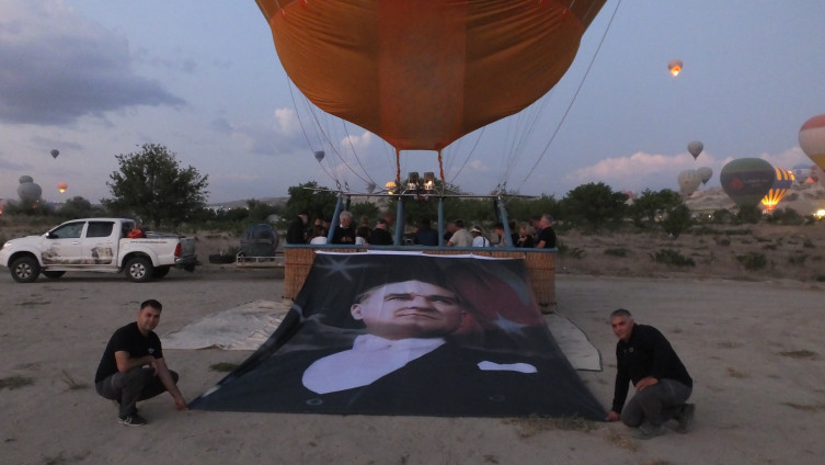 Nevşehir'de 30 Ağustos Zafer Bayramı coşkusu: Balonlara bayraklar asıldı! - Resim : 1