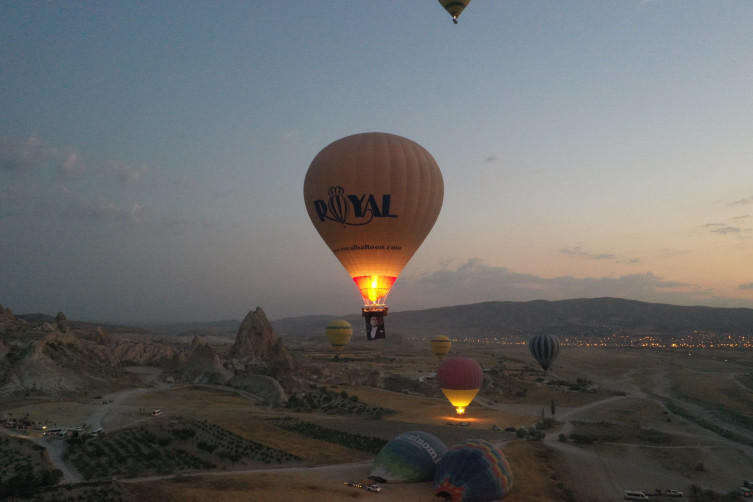 Nevşehir'de 30 Ağustos Zafer Bayramı coşkusu: Balonlara bayraklar asıldı! - Resim : 2
