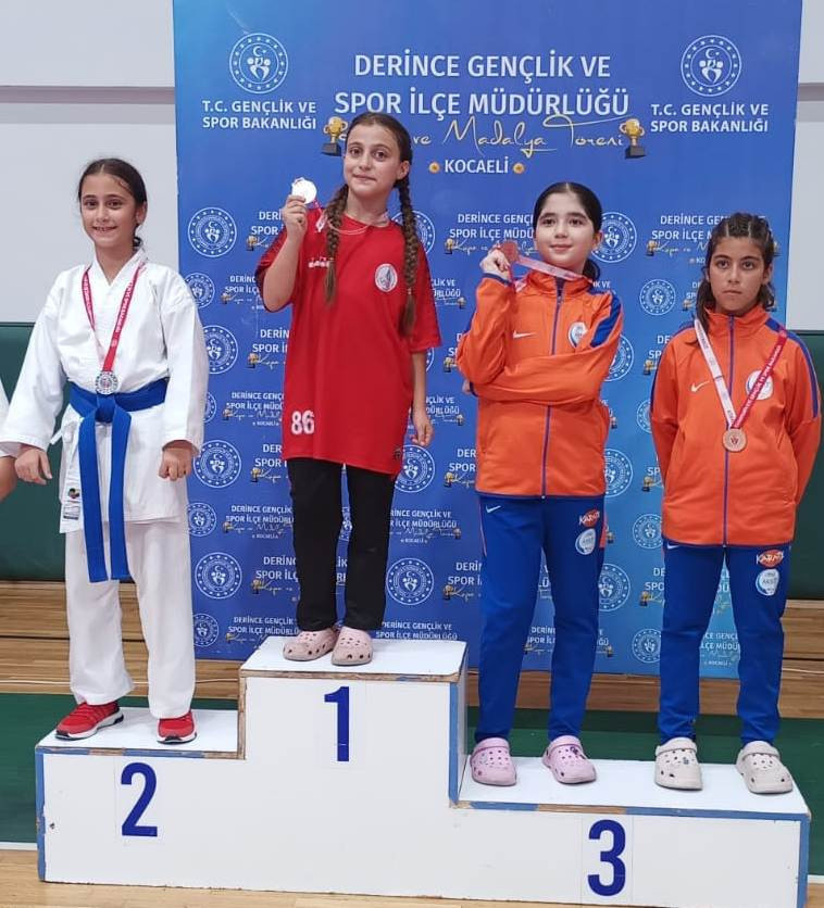 Körfezli kareteciler madalyaları topladı - Resim : 5