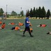 İki judo antrenörü, futbolculara düşme eğitimi veriyor!