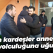 Engin kardeşler annelerini son yolculuğuna uğurladı