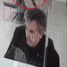 Bankada işlem yaparken üzerine kedi düştü