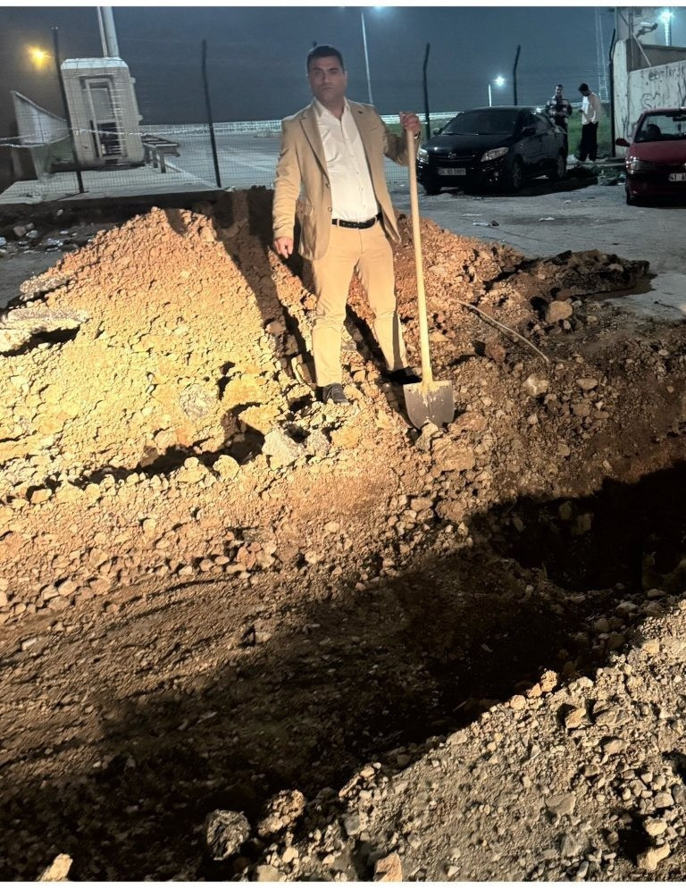 Liman işletmesi sahili kazdı, vatandaş çukurları küreklerle doldurdu! - Resim : 2