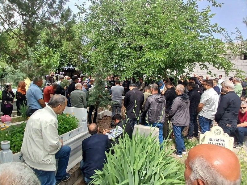 Ünlü gazeteci yaşamını kaybetti - Resim: 1