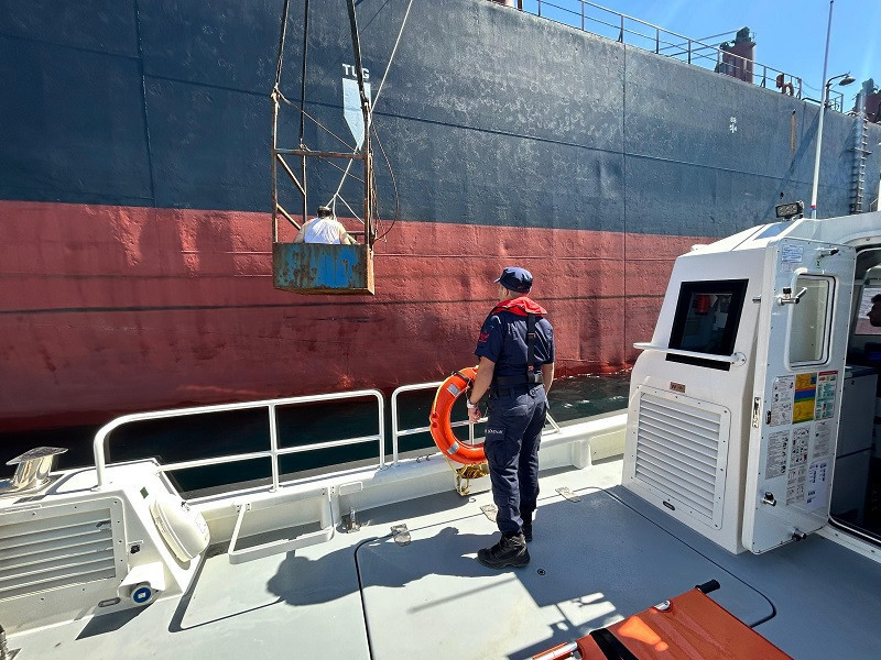 Gemide yaralanan şahıs tahliye edildi - Resim : 1