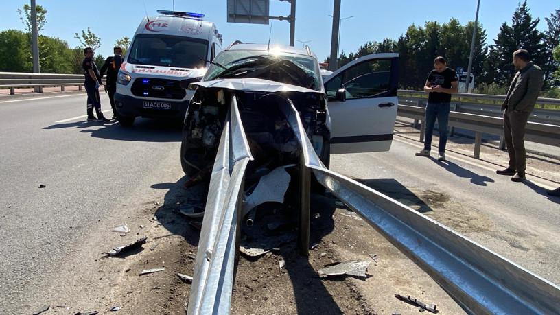 Kontrolden çıkan araç bariyere girdi! - Resim : 2