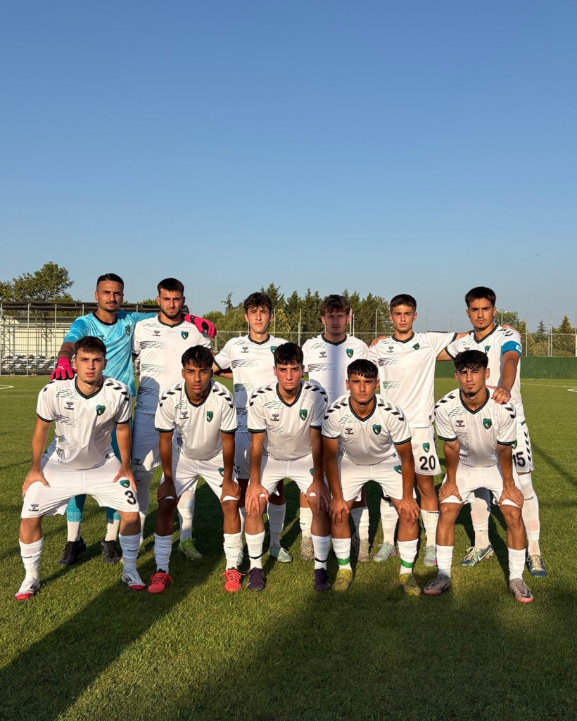 Kocaelispor PAF’tan Araplara futbol dersi! “4-0” - Resim : 1