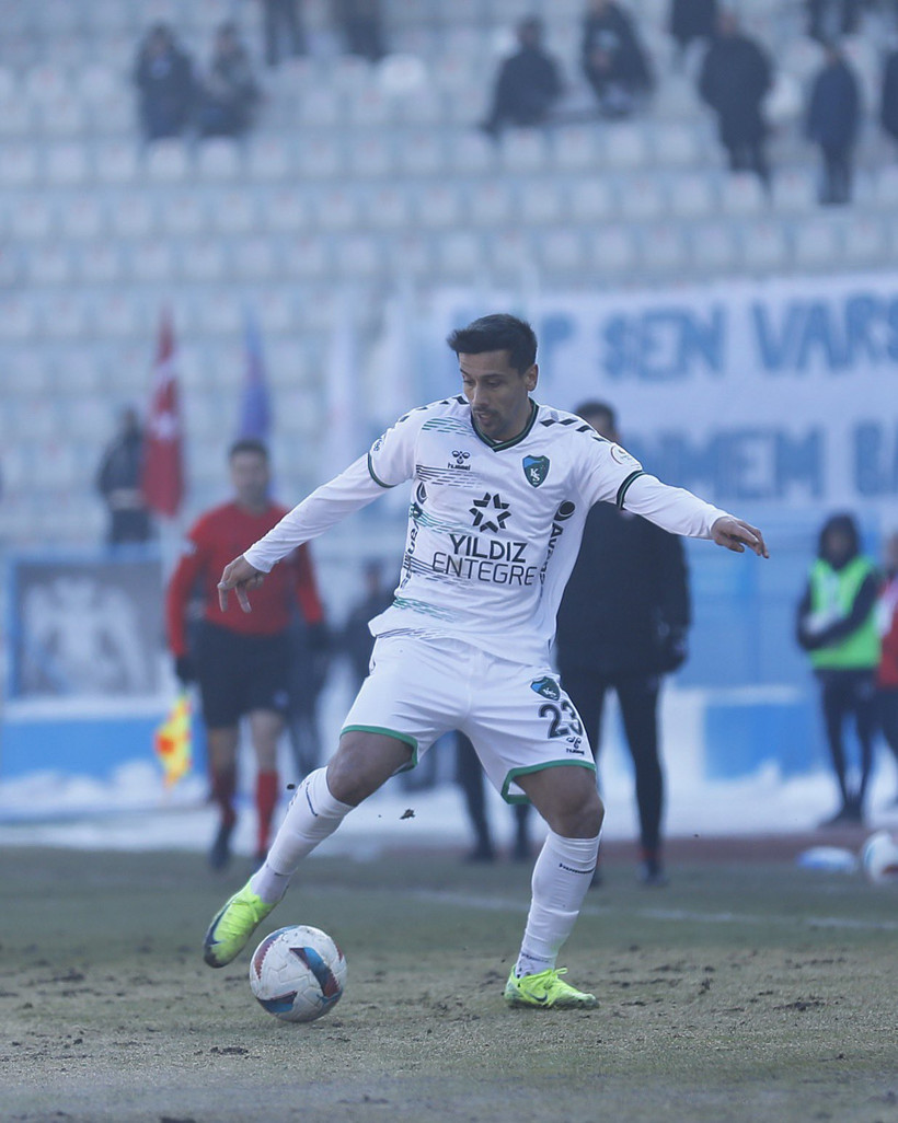 Kocaelispor zorlu deplasmandan bir puanla dönüyor: 1-1 - Resim : 9