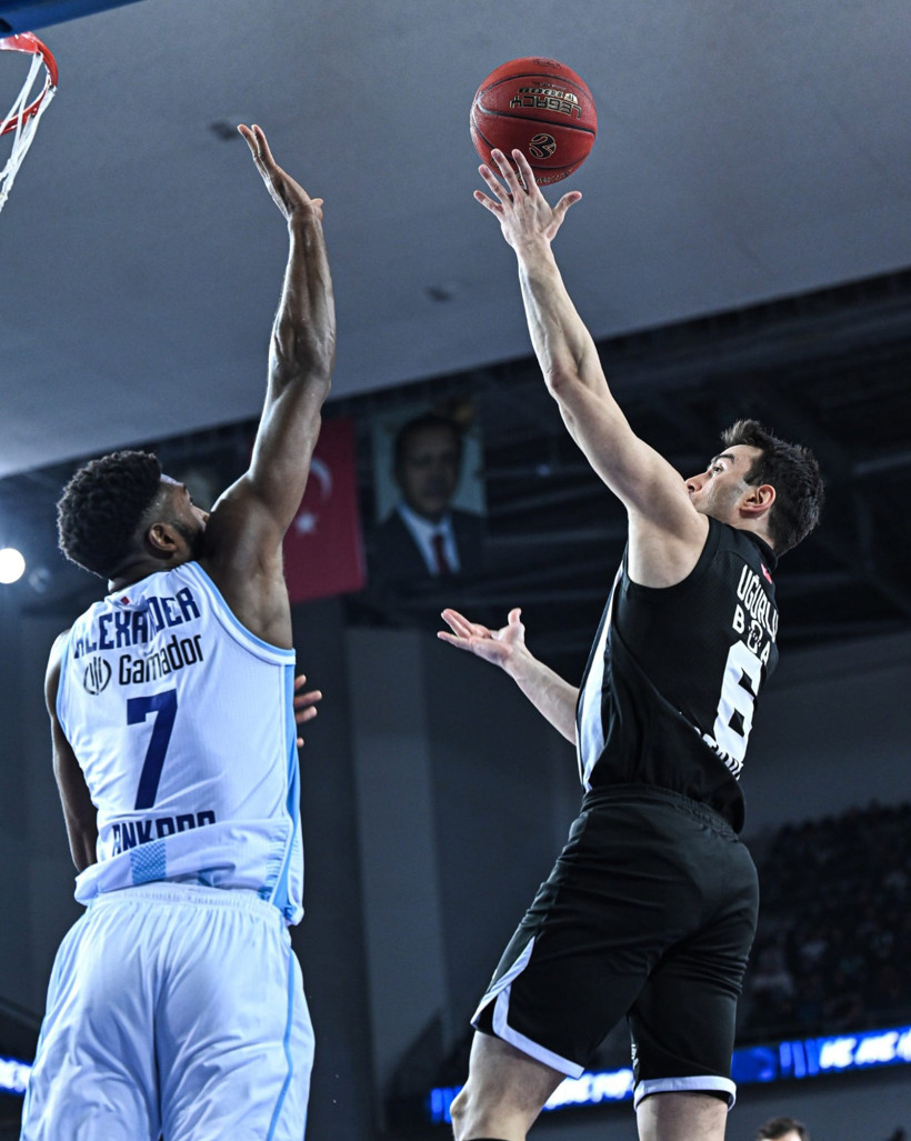 Avrupa'da Türk derbisi Beşiktaş'ın: 84-93 - Resim : 1
