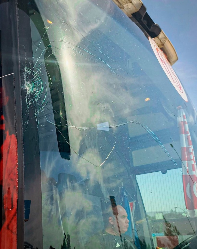 Hodri Meydan’dan taşlı saldırıya kınama! - Resim : 1