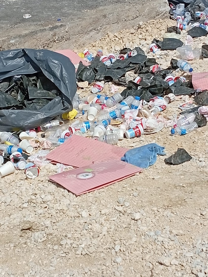 Fidan dikimi etkinliği sonrası çevre kirliliği tepki çekti - Resim : 1