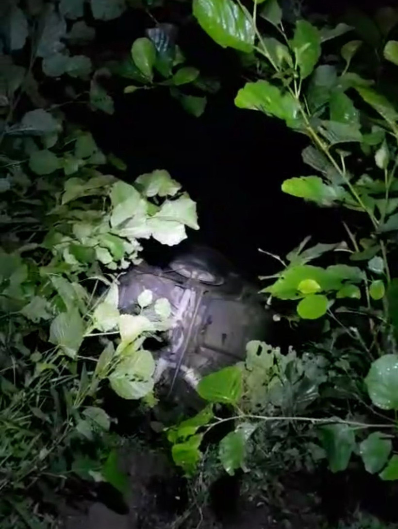 Kontrolden çıkan araç dereye uçtu: 4 kişi son anda kurtarıldı! - Resim : 2