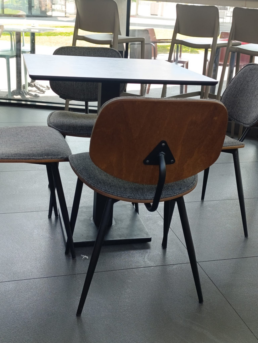 Belediye bu sandalyelere o parayı verdi mi? Tanesi 5 bin 800 TL - Resim : 2